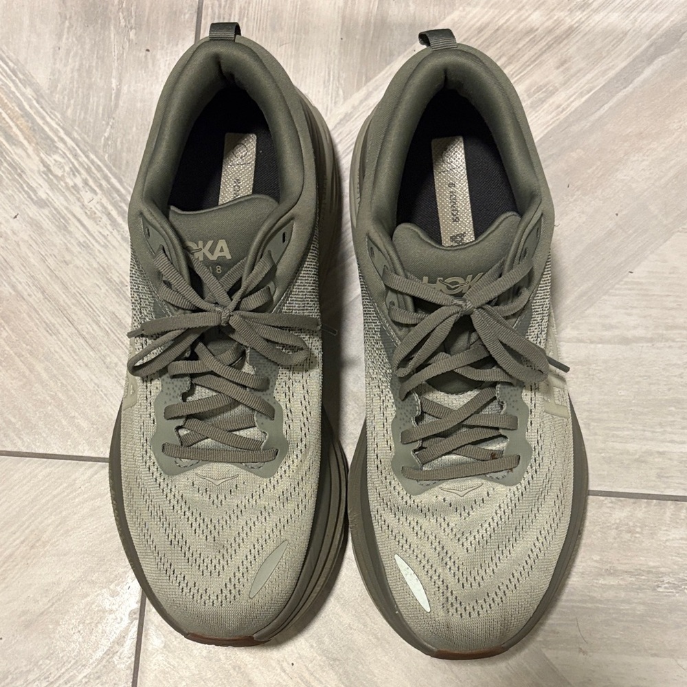 Hoka Bondi 8 in khaki green